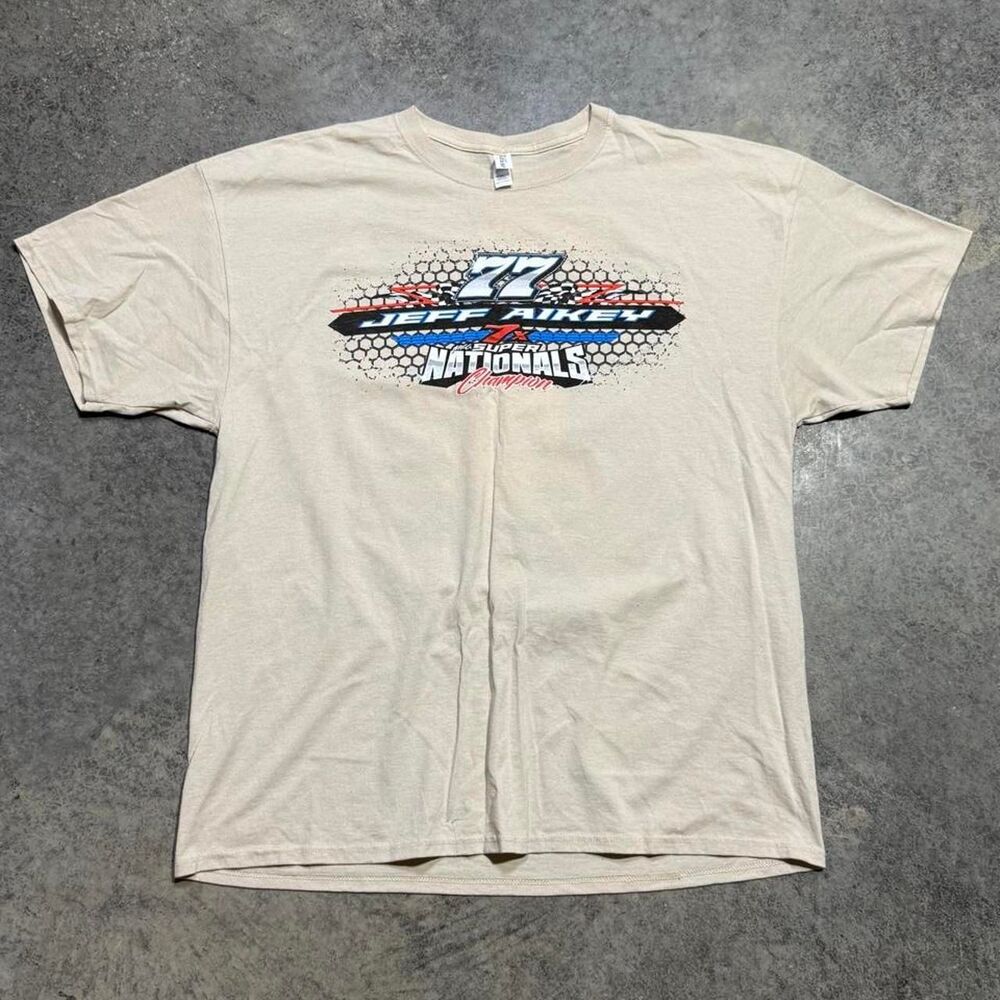 Jerzees Men's Cream and Tan T-shirt